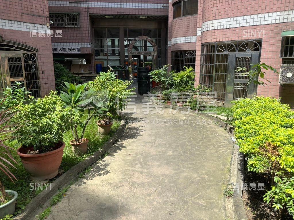 （專任）近特力屋美三房房屋室內格局與周邊環境