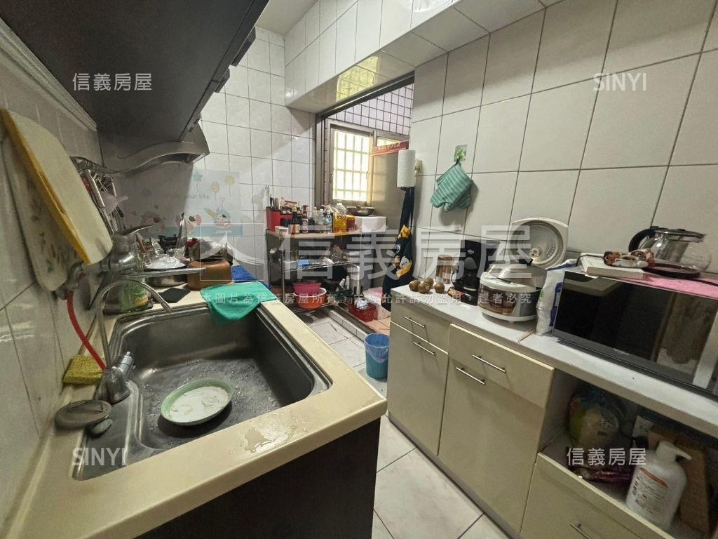 （專任）近特力屋美三房房屋室內格局與周邊環境