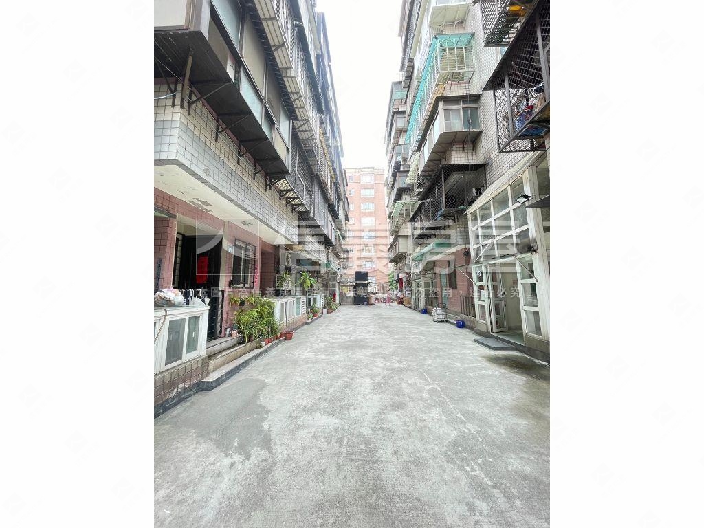 新環境優質稀有美套房房屋室內格局與周邊環境