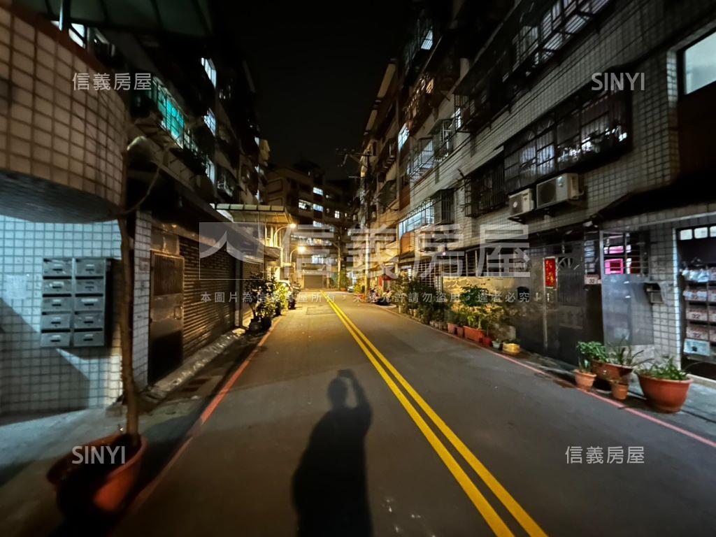 稀有兩層空間的一樓公寓房屋室內格局與周邊環境