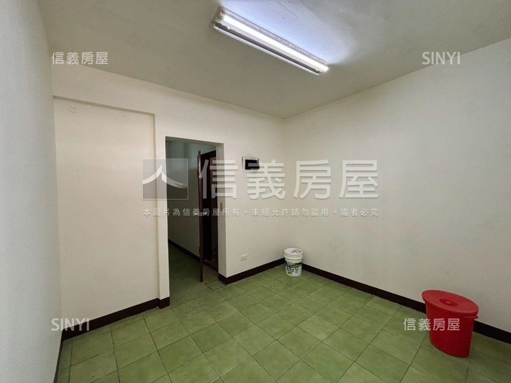 低總價黃金三樓房屋室內格局與周邊環境