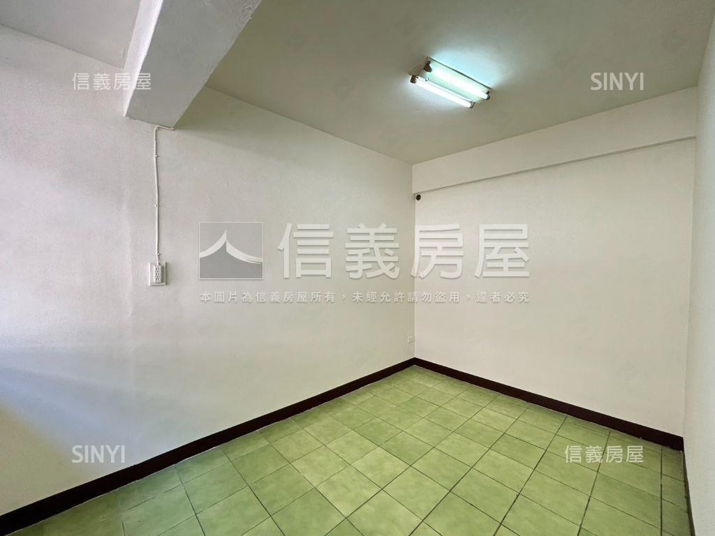 低總價黃金三樓房屋室內格局與周邊環境