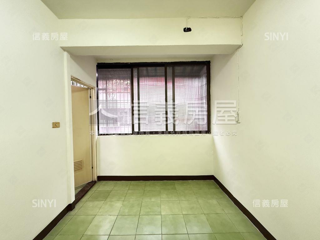 低總價黃金三樓房屋室內格局與周邊環境