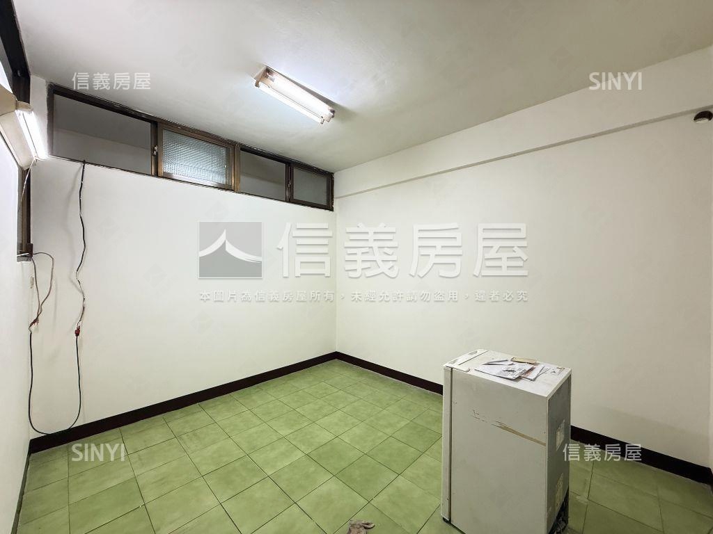 低總價黃金三樓房屋室內格局與周邊環境