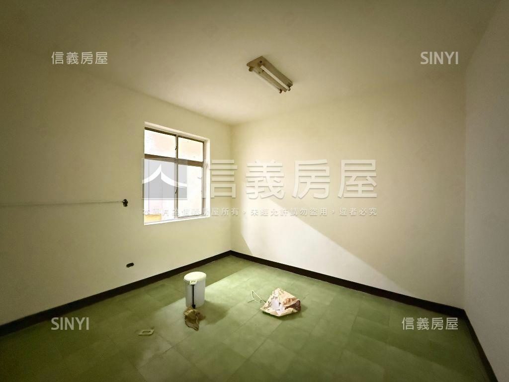 低總價黃金三樓房屋室內格局與周邊環境