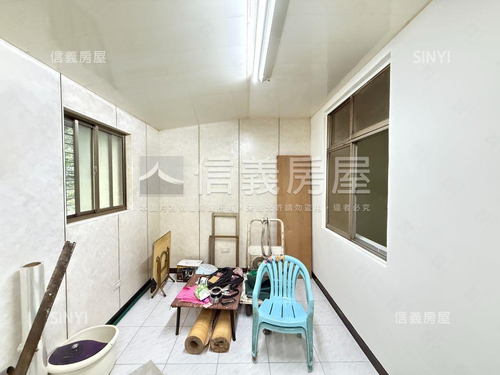 低總價黃金三樓房屋室內格局與周邊環境