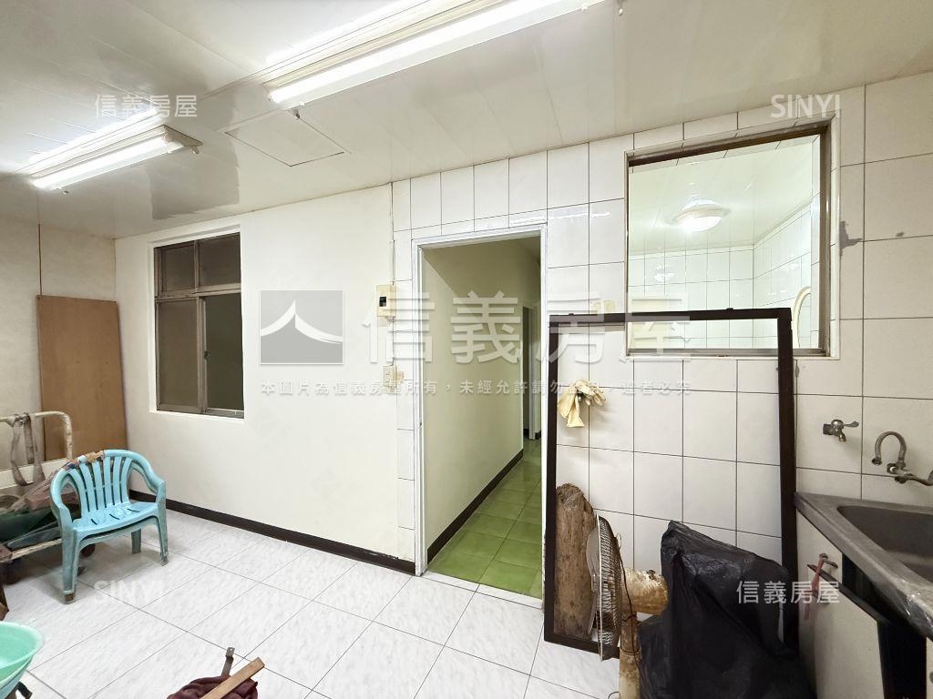 低總價黃金三樓房屋室內格局與周邊環境