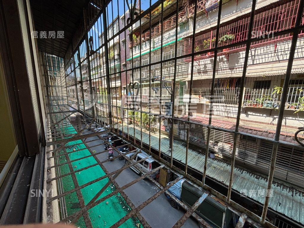 低總價黃金三樓房屋室內格局與周邊環境