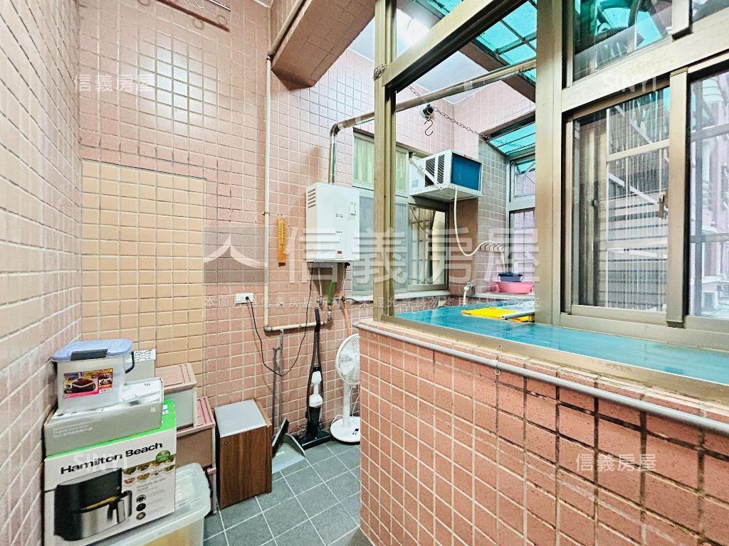 觀海極品精裝原木風格房屋室內格局與周邊環境
