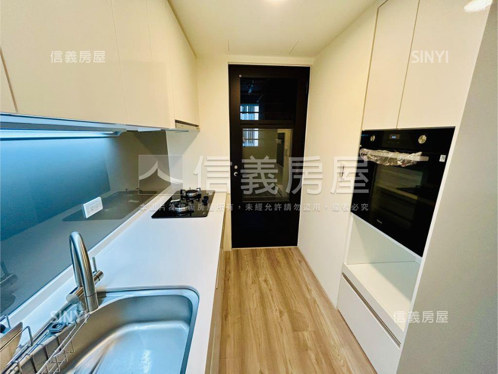 國泰美禾次頂樓面公園雙車房屋室內格局與周邊環境
