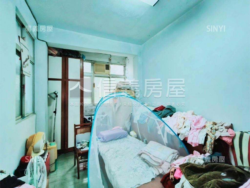 捷運邊間透天別墅房屋室內格局與周邊環境