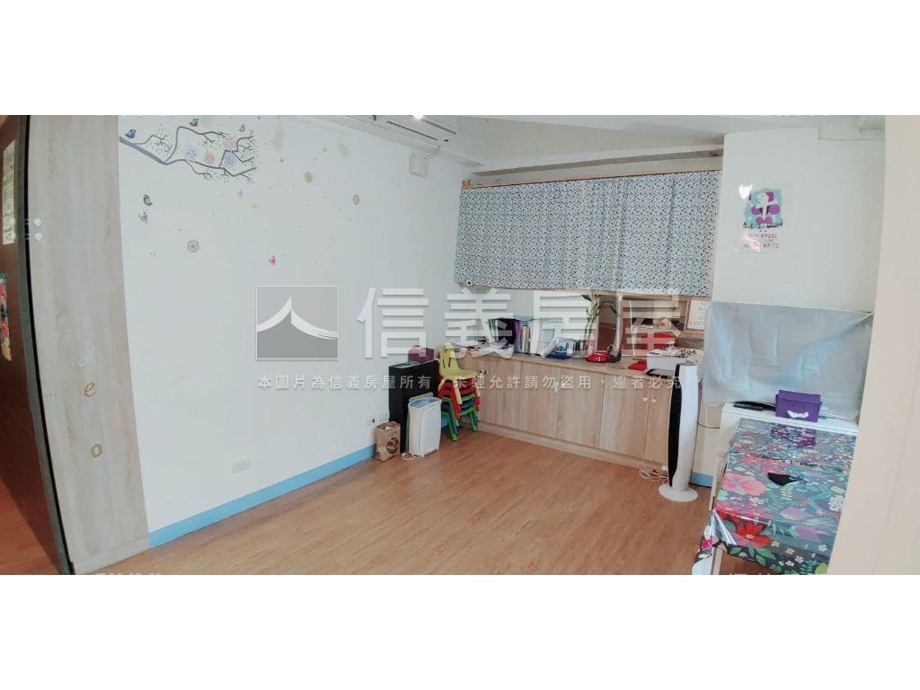 誠售木新書香庭園店辦一樓房屋室內格局與周邊環境
