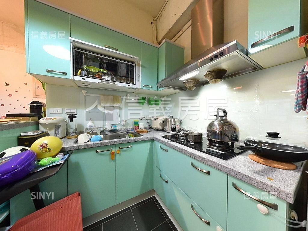 誠售木新書香庭園店辦一樓房屋室內格局與周邊環境