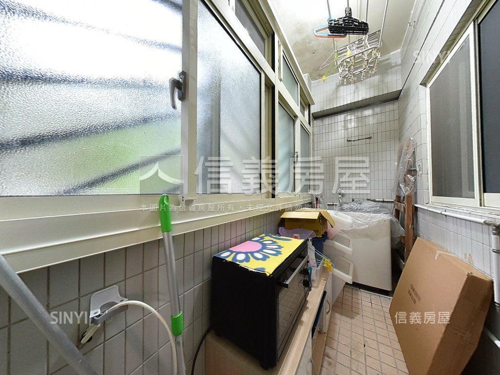 誠售木新書香庭園店辦一樓房屋室內格局與周邊環境