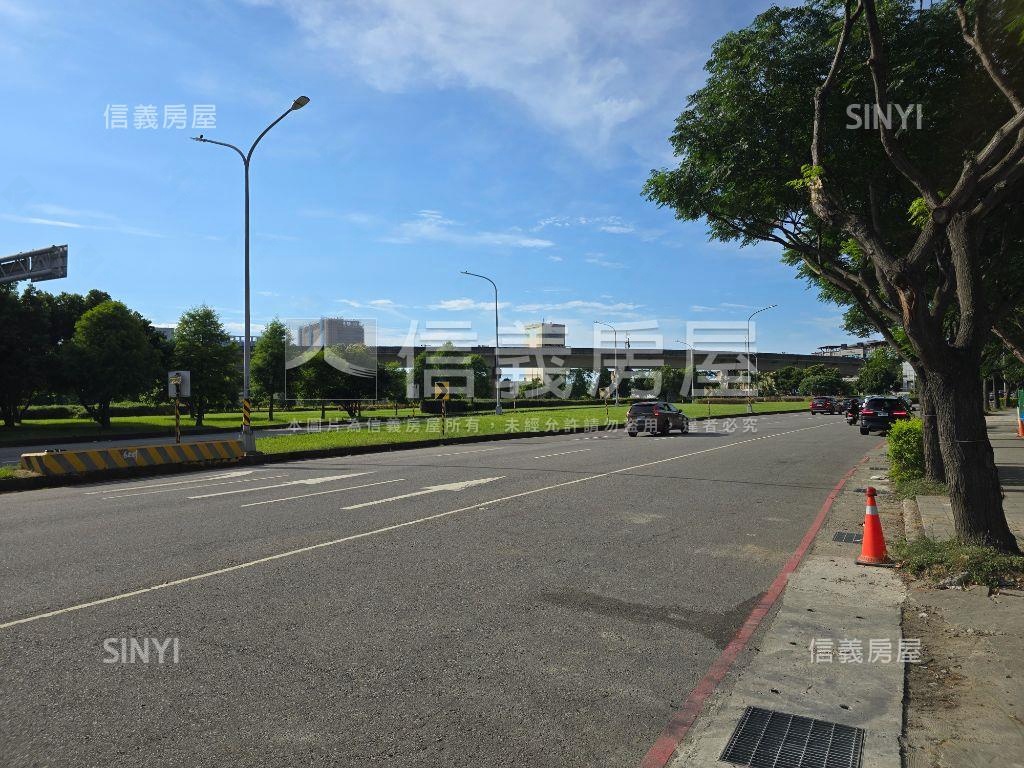 高鐵站前亞昕喜徠登商辦房屋室內格局與周邊環境