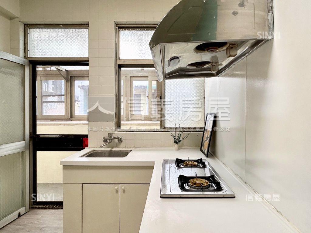 明湖路三房公寓房屋室內格局與周邊環境