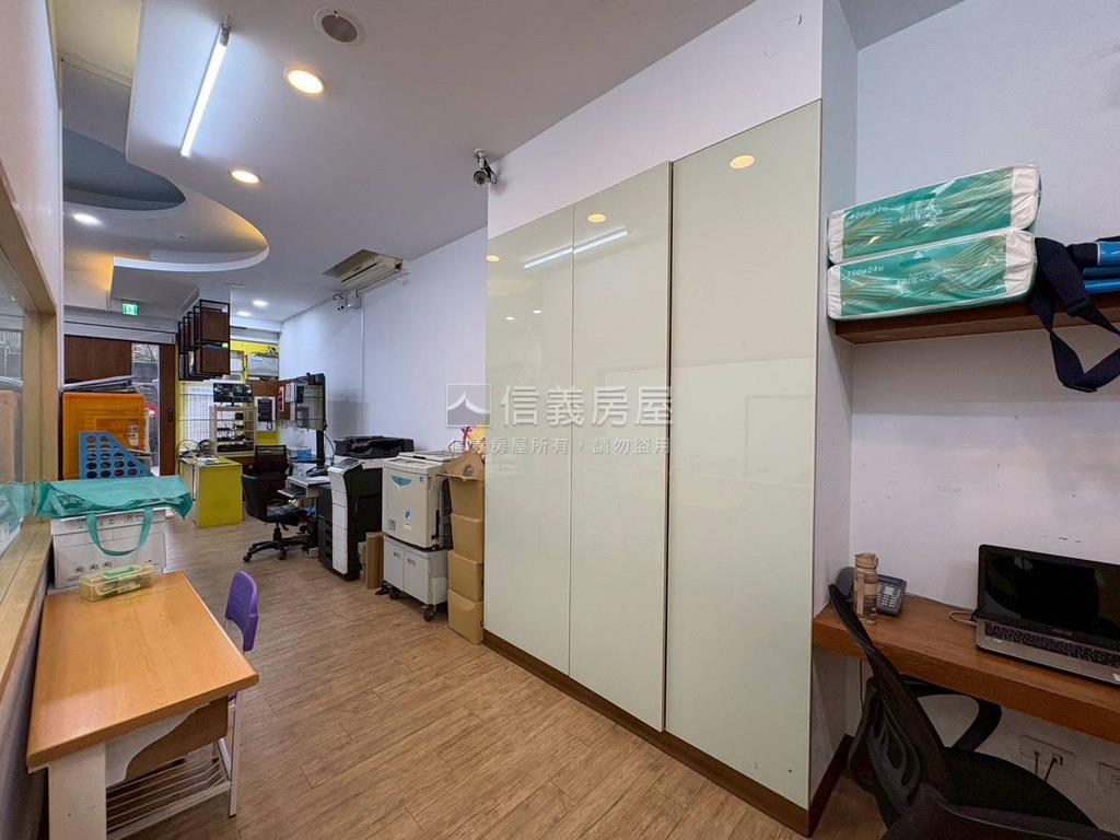 捷運補習班店面房屋室內格局與周邊環境
