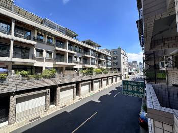 建平十一街‧臨路透天店面