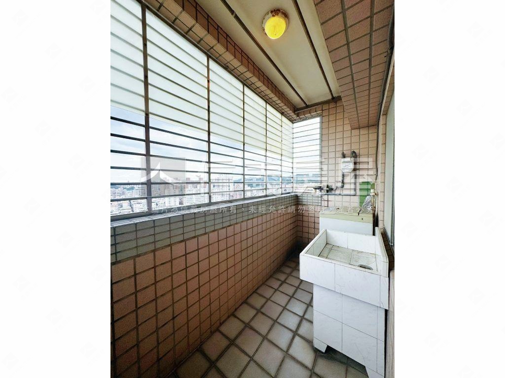 萬大線大二房。面北市景觀房屋室內格局與周邊環境