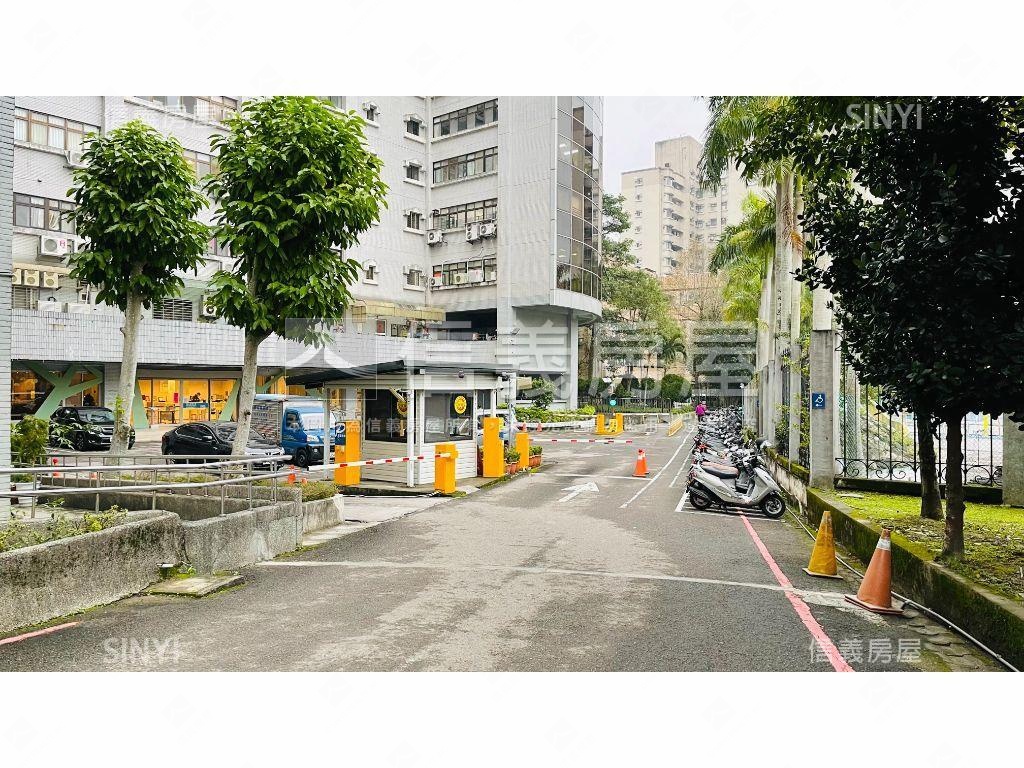 萬芳大樓整層７７２坪收租房屋室內格局與周邊環境