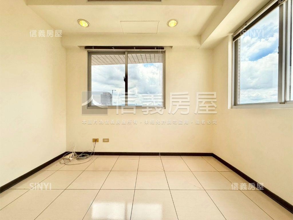 人文學苑高樓三房車位房屋室內格局與周邊環境