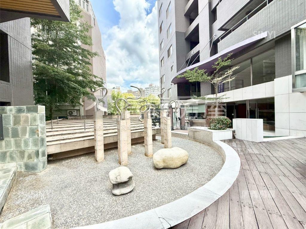 人文學苑高樓三房車位房屋室內格局與周邊環境
