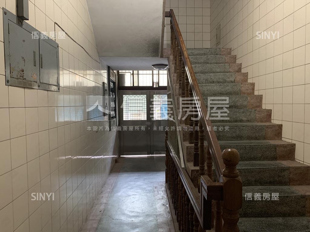 頭前路稀有電梯房屋室內格局與周邊環境