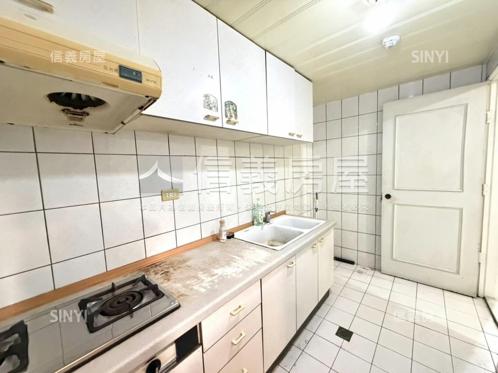 安祥山莊方正３房房屋室內格局與周邊環境