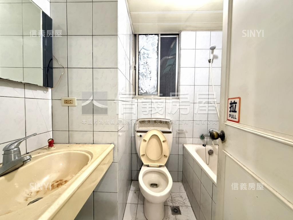 安祥山莊方正３房房屋室內格局與周邊環境