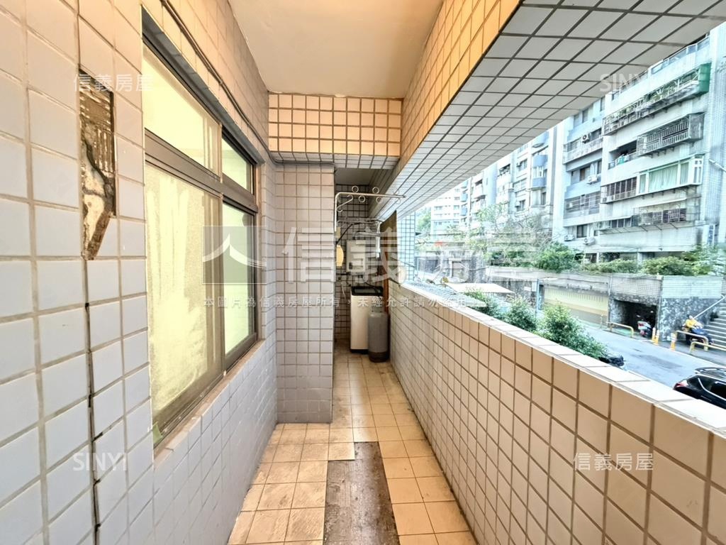 安祥山莊方正３房房屋室內格局與周邊環境