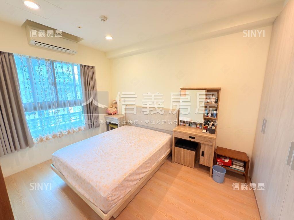 雲世紀稀有高樓２＋１房房屋室內格局與周邊環境
