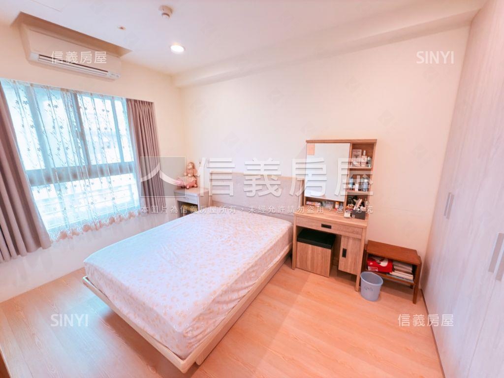 雲世紀稀有高樓２＋１房房屋室內格局與周邊環境