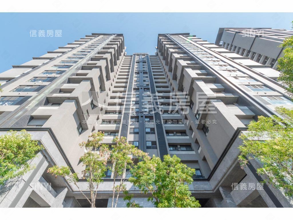 雲世紀稀有高樓２＋１房房屋室內格局與周邊環境