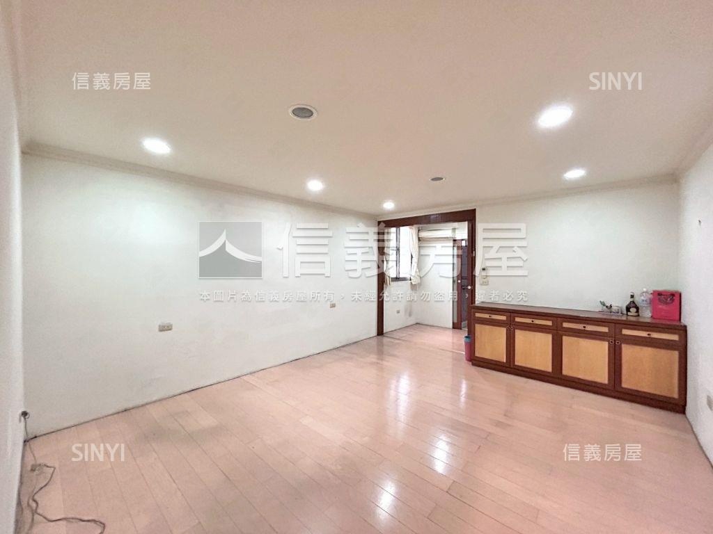 近漢口國中車庫美透天房屋室內格局與周邊環境
