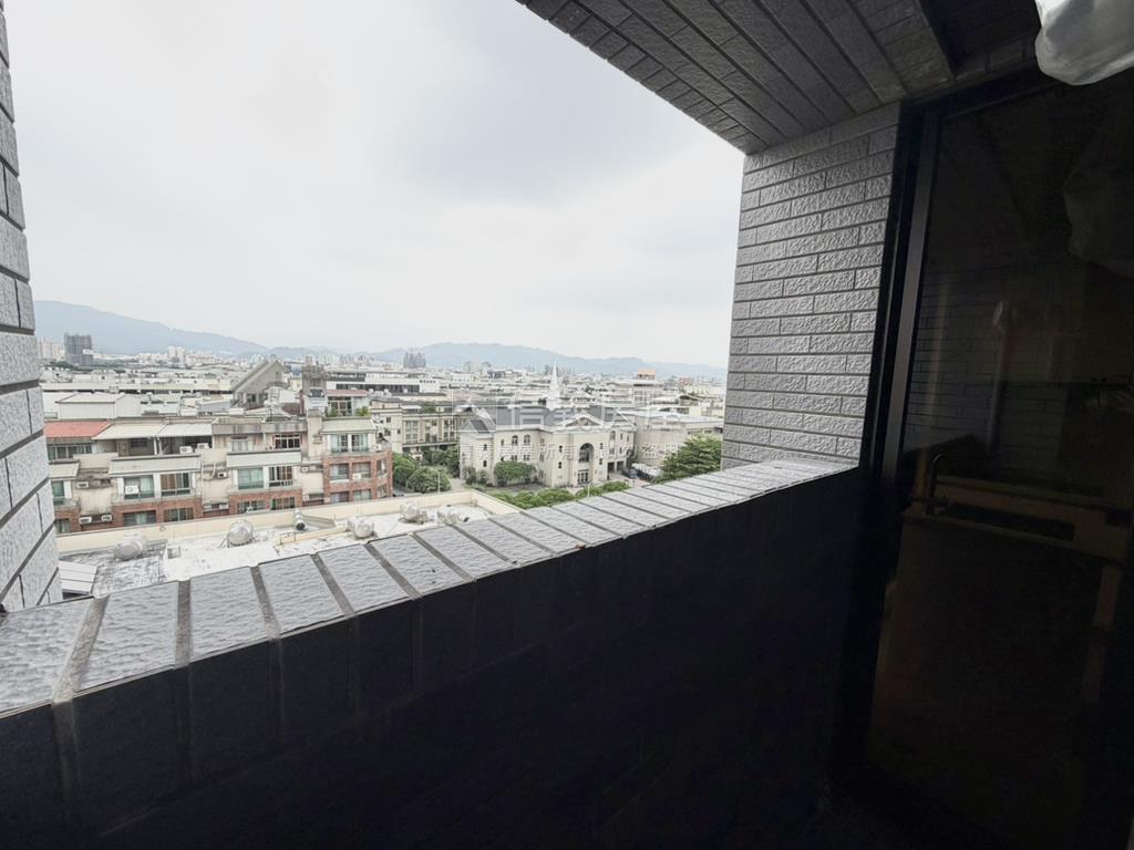 拉拉漾景觀戶二房平車房屋室內格局與周邊環境