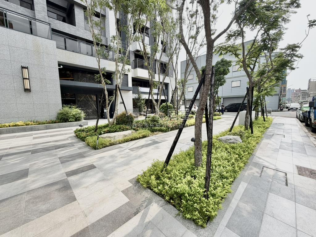 拉拉漾景觀戶二房平車房屋室內格局與周邊環境