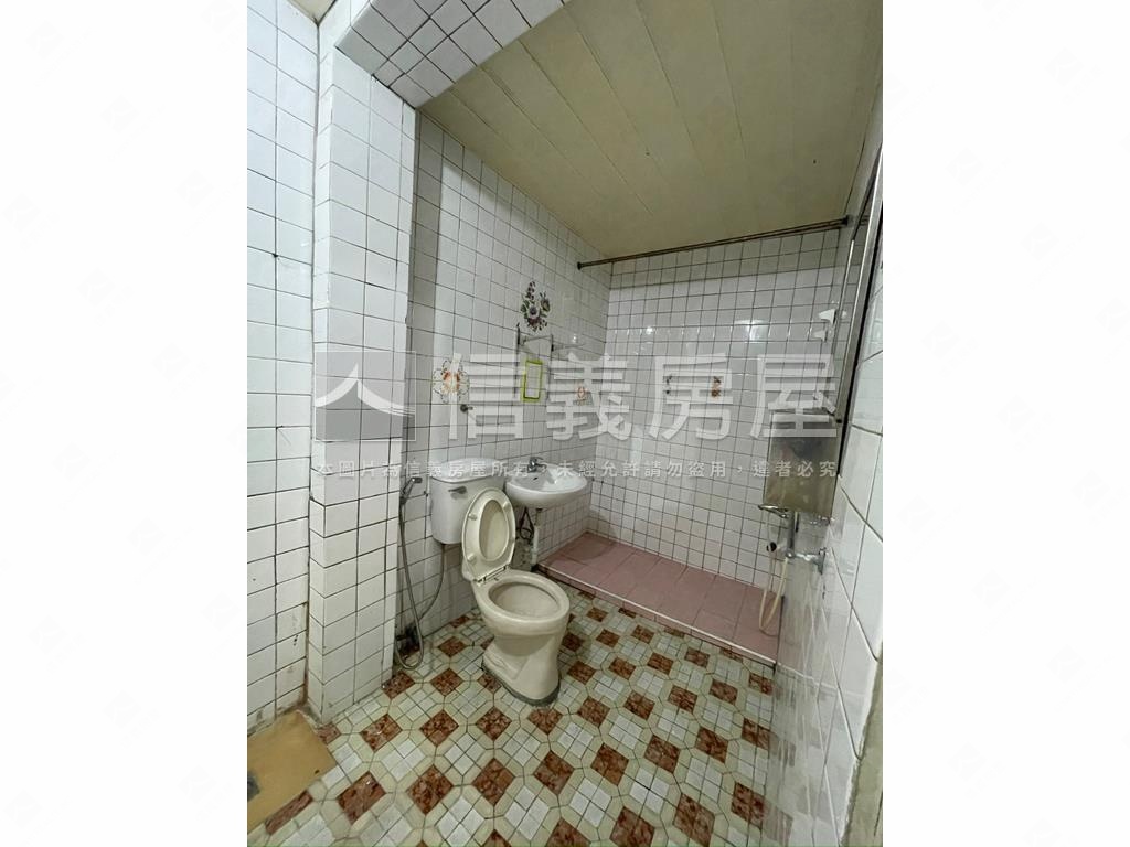 近捷運公寓三樓房屋室內格局與周邊環境
