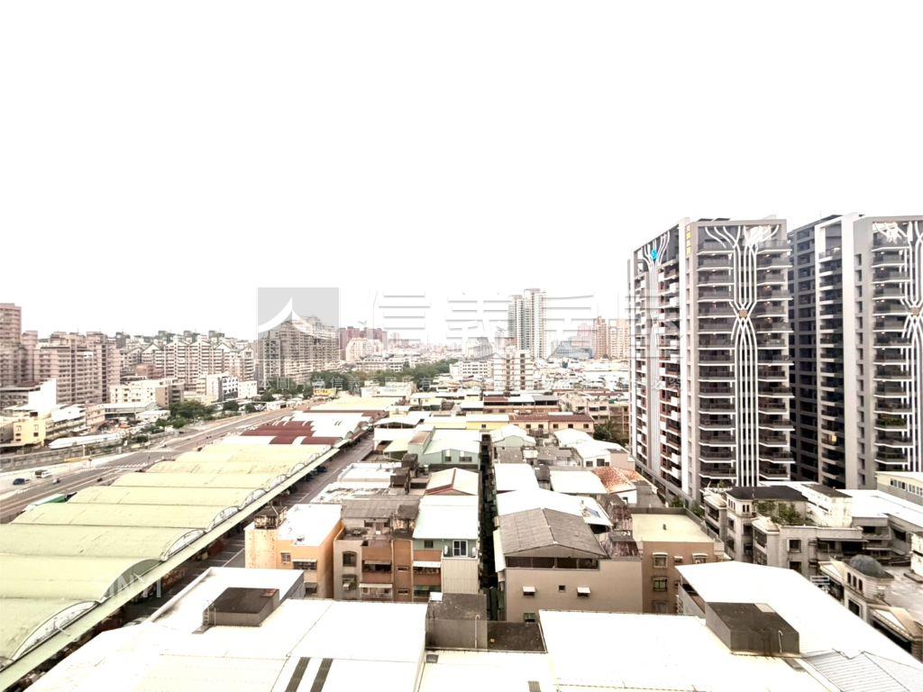 夢皇家近高醫三房車位房屋室內格局與周邊環境