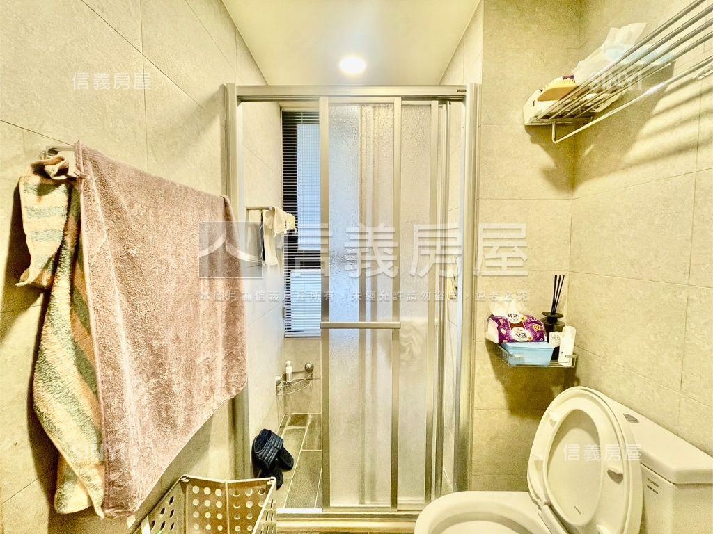 鴻柏織光美裝潢兩房平車房屋室內格局與周邊環境