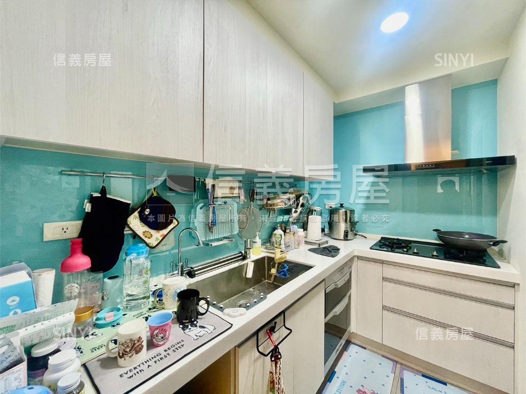 鴻柏織光美裝潢兩房平車房屋室內格局與周邊環境