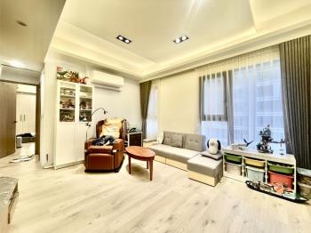 鴻柏織光美裝潢兩房平車