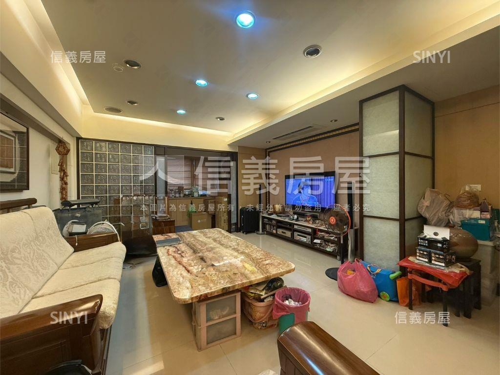 麒麟五房平面車位房屋室內格局與周邊環境