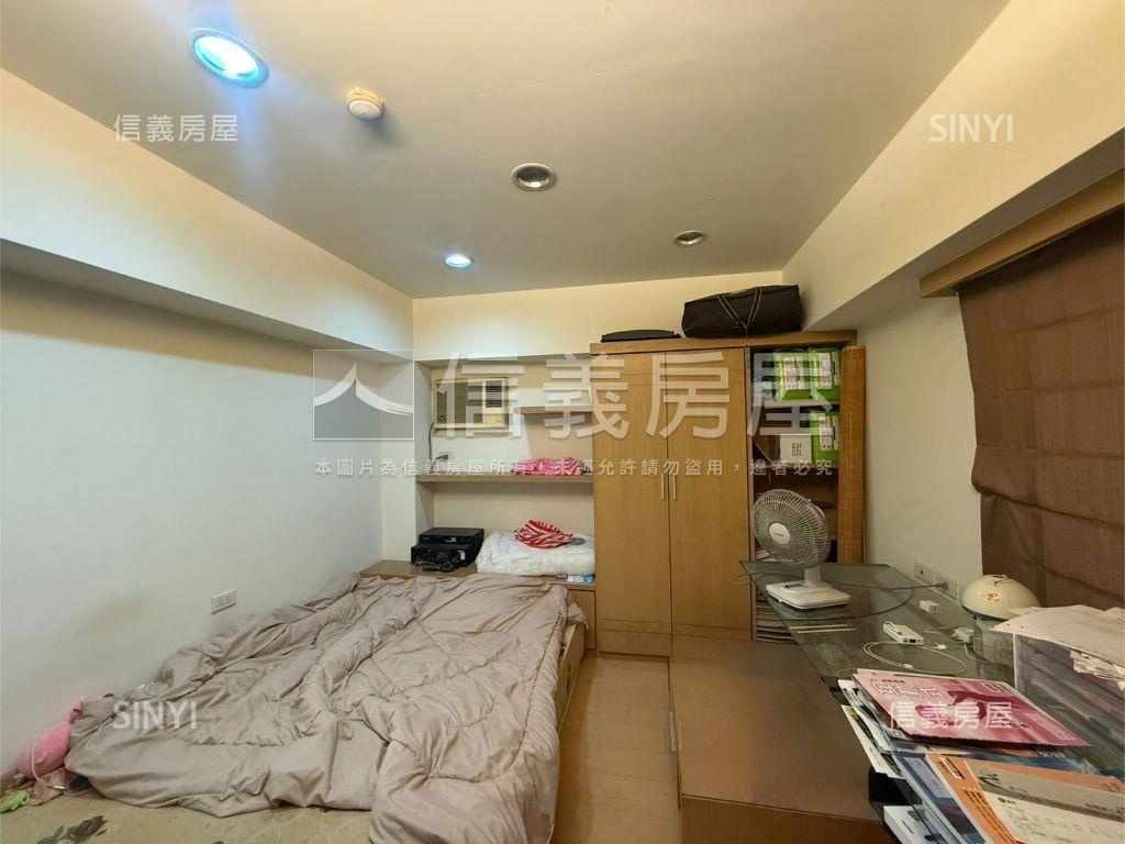 麒麟五房平面車位房屋室內格局與周邊環境