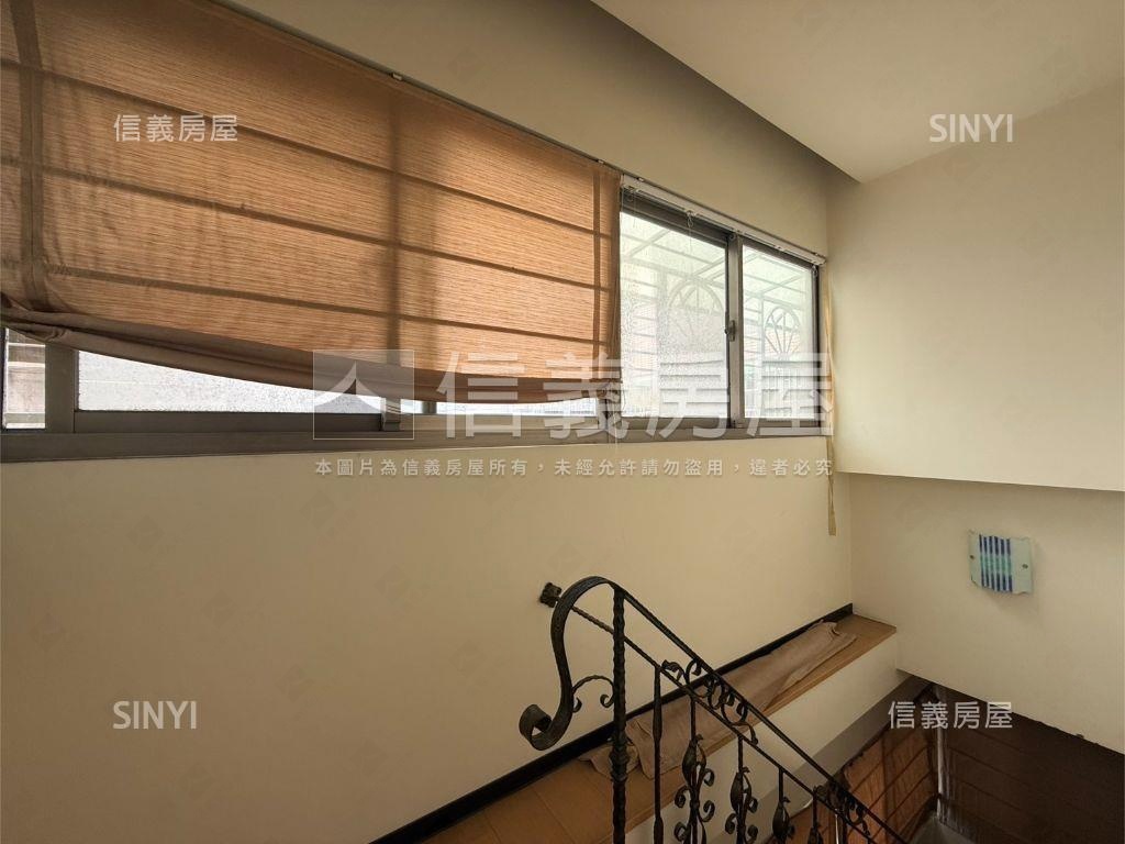 麒麟五房平面車位房屋室內格局與周邊環境