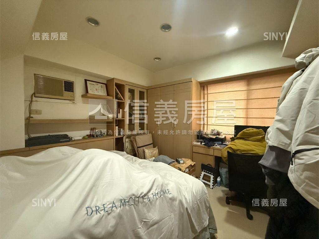 麒麟五房平面車位房屋室內格局與周邊環境