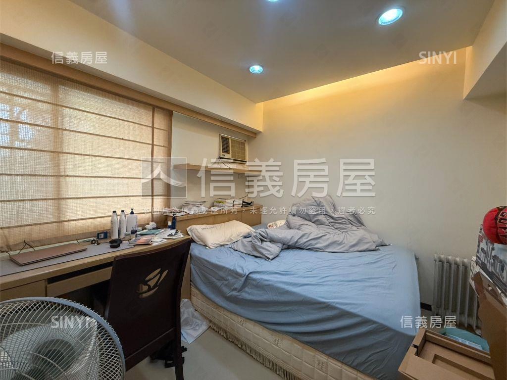 麒麟五房平面車位房屋室內格局與周邊環境