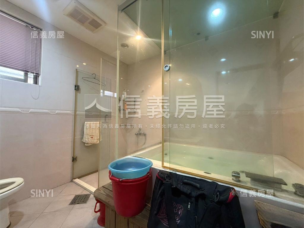 麒麟五房平面車位房屋室內格局與周邊環境