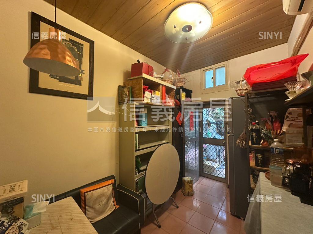 萬青街稀有透天房屋室內格局與周邊環境