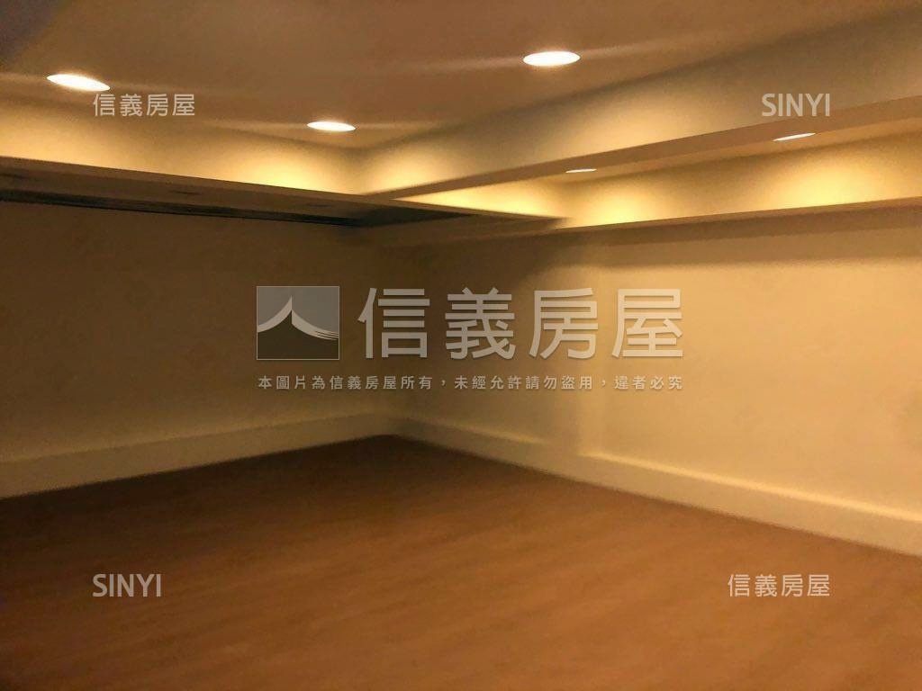 民生雅致質感金店面房屋室內格局與周邊環境