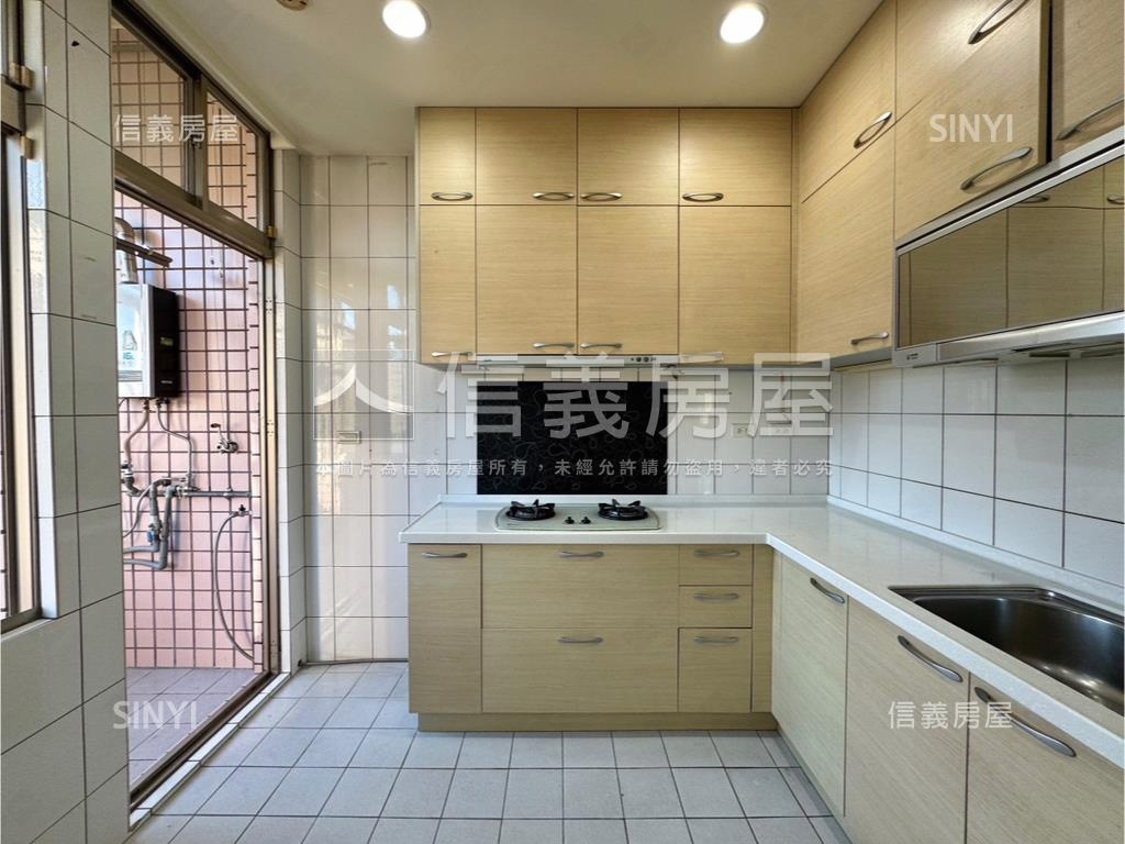 新光河山採光裝潢屋房屋室內格局與周邊環境